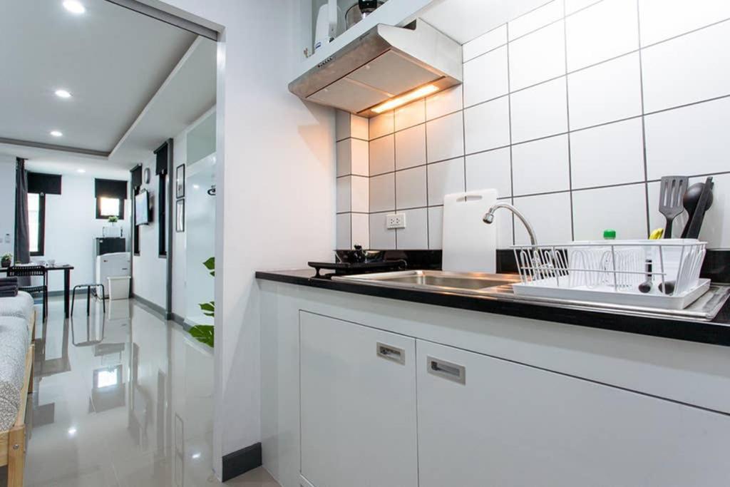 P4 Silom Large 2Beds Full Kitchen Wifi 4-6Pax Daire Bangkok Dış mekan fotoğraf