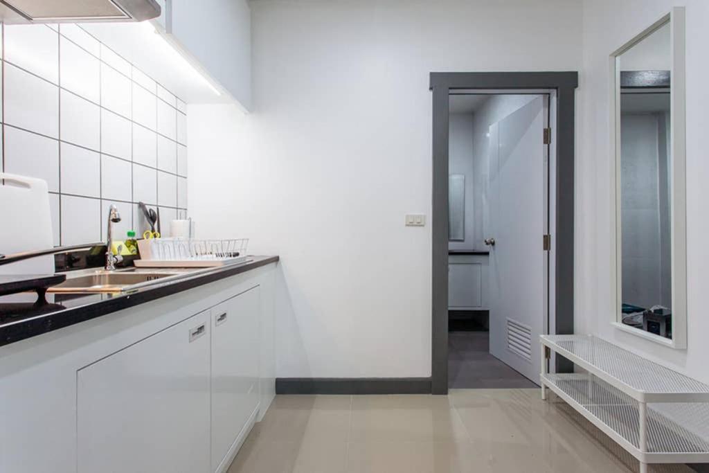 P4 Silom Large 2Beds Full Kitchen Wifi 4-6Pax Daire Bangkok Dış mekan fotoğraf